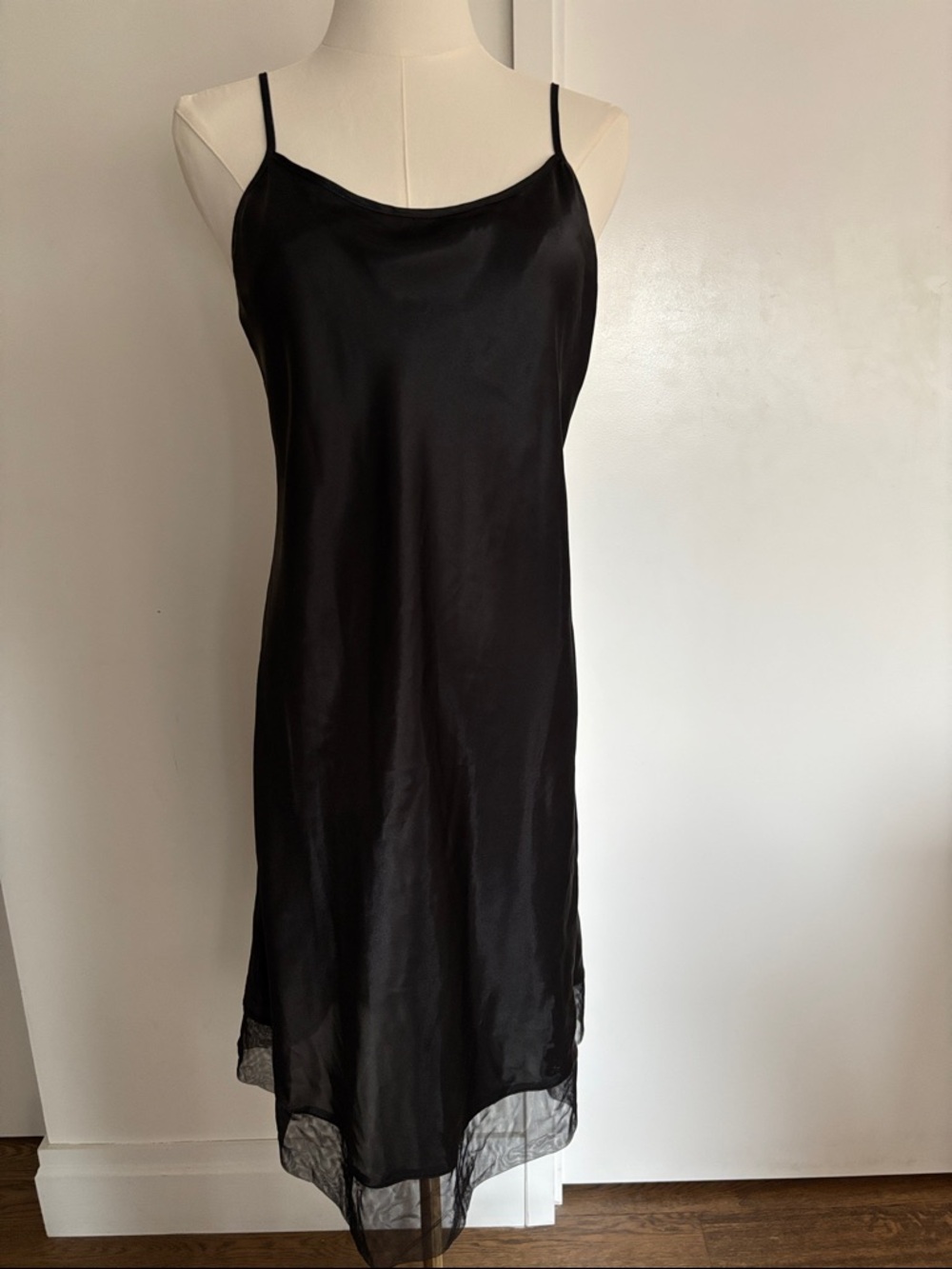 Private Luxuries by Natori Black Charmeuse Tulle Trim Chemise Small